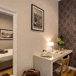 Tlv Navona Pensión 4*